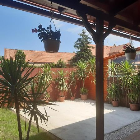 Boglarka Apartman Gyula Exterior photo