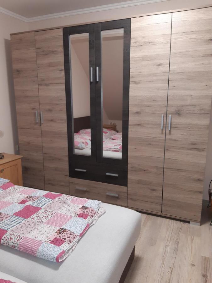 Boglarka Apartman Gyula Exterior photo