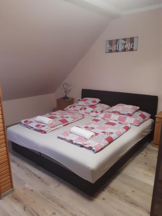 Boglarka Apartman Gyula Exterior photo