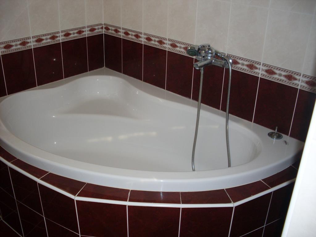 Boglarka Apartman Gyula Exterior photo